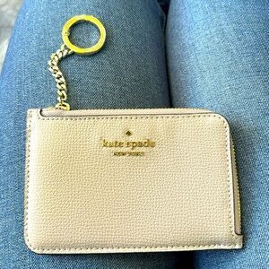 Kate Spade Darcy Medium L-Zip Card Holder Light Fawn